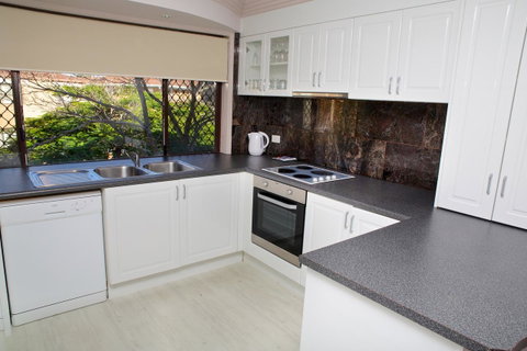 Grangewood Court Apartments - Accommodation Directory 1