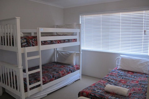 Grangewood Court Apartments - Accommodation Directory 25