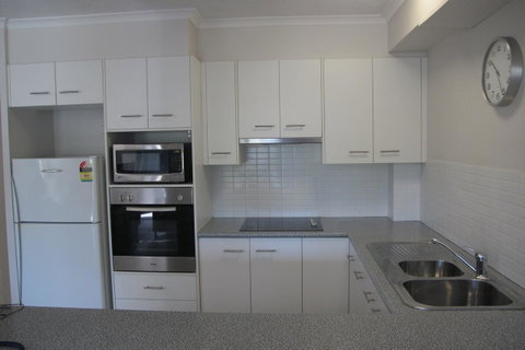 Grangewood Court Apartments - Accommodation Directory 3