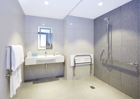 Holiday Inn Express Brisbane Central, An IHG Hotel - Accommodation Directory 15