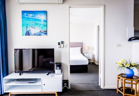 Ocean Royale - Accommodation Directory 9