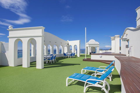 ULTIQA Burleigh Mediterranean Resort - Accommodation Directory 26