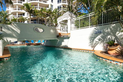 ULTIQA Burleigh Mediterranean Resort - Accommodation Directory 12