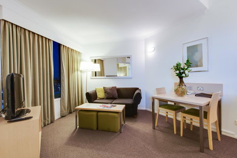 Oakwood Hotel & Apartments Brisbane - Accommodation Directory 3