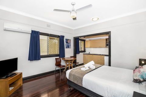 City Palms Brisbane - Accommodation Directory 4