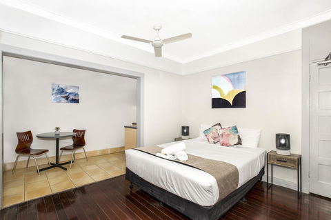 City Palms Brisbane - Accommodation Directory 10