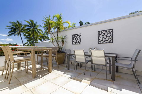 Club Tropical Resort - Official Onsite Reception & Check In - Accommodation Directory 22