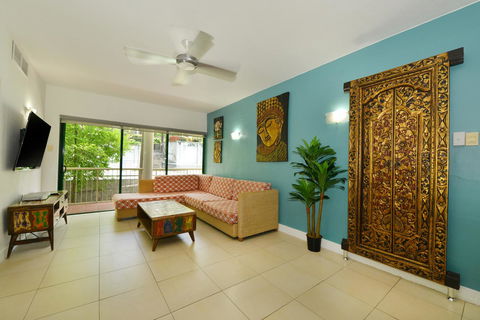 Club Tropical Resort - Official Onsite Reception & Check In - Accommodation Directory 3