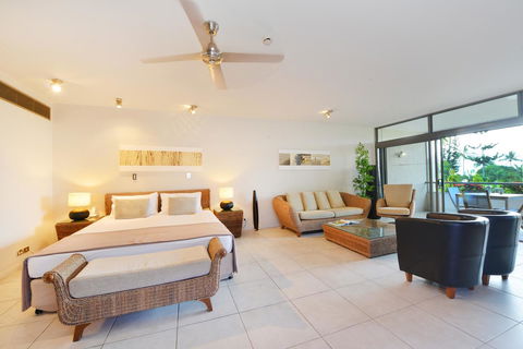 Club Tropical Resort - Official Onsite Reception & Check In - Accommodation Directory 32