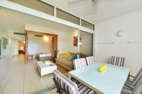 Club Tropical Resort - Official Onsite Reception & Check In - Accommodation Directory 5