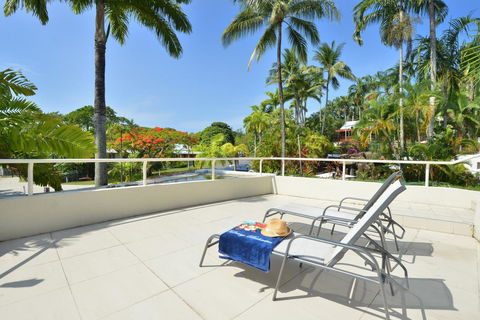 Club Tropical Resort - Official Onsite Reception & Check In - Accommodation Directory 9