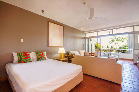 Club Tropical Resort - Official Onsite Reception & Check In - Accommodation Directory 16