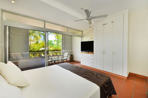 Club Tropical Resort - Official Onsite Reception & Check In - Accommodation Directory 43