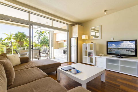 Club Tropical Resort - Official Onsite Reception & Check In - Accommodation Directory 11