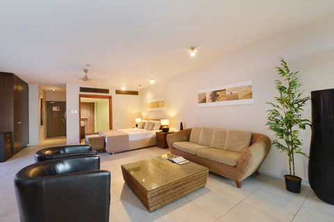 Club Tropical Resort - Official Onsite Reception & Check In - Accommodation Directory 27
