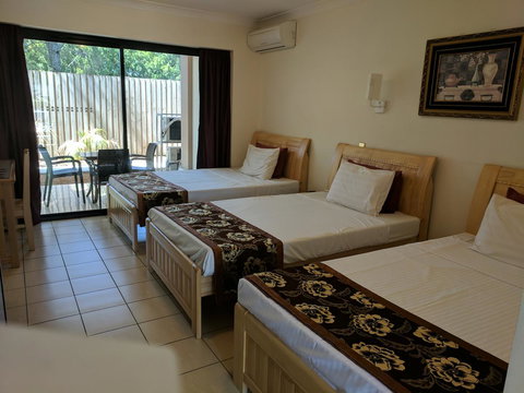 Novena Palms Motel - Accommodation Directory 23