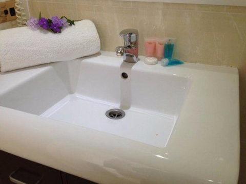 Novena Palms Motel - Accommodation Directory 1