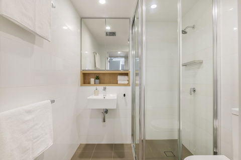 DoubleOne3 Apartments - Accommodation Directory 7