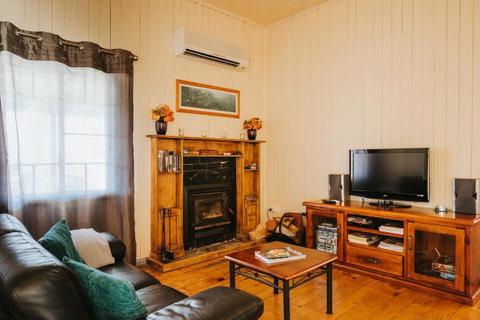 Apple Blossom Cottages - Accommodation Directory 6