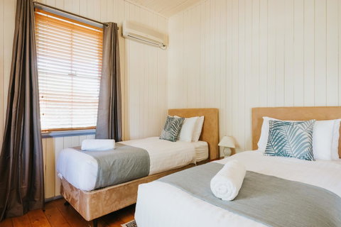 Apple Blossom Cottages - Accommodation Directory 11