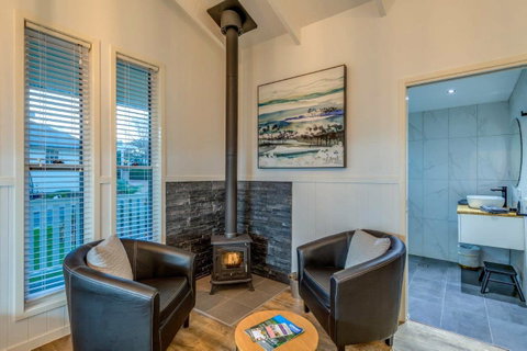 Hampton Estate Wines - Accommodation Directory 3