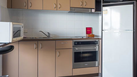 Broadbeach Savannah Resort - Accommodation Directory 31