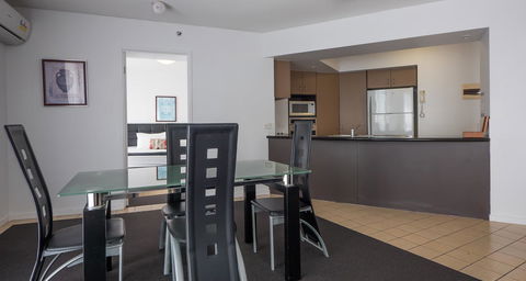 Broadbeach Savannah Resort - Accommodation Directory 16