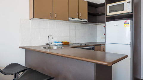 Broadbeach Savannah Resort - Accommodation Directory 26