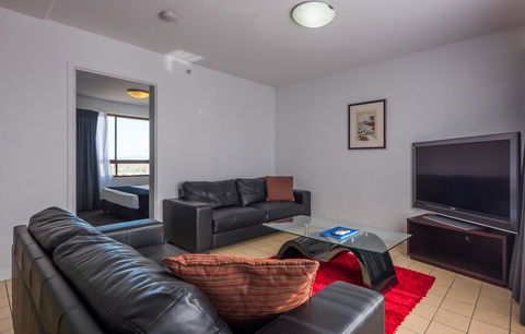 Broadbeach Savannah Resort - Accommodation Directory 13