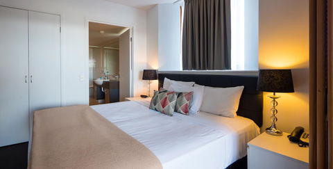 Broadbeach Savannah Resort - Accommodation Directory 38