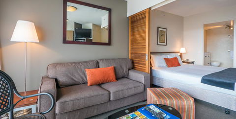 Broadbeach Savannah Resort - Accommodation Directory 33