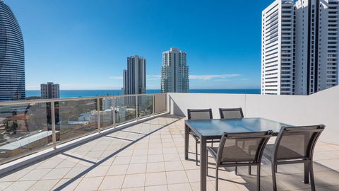 Broadbeach Savannah Resort - Accommodation Directory 1