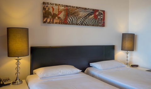 Broadbeach Savannah Resort - Accommodation Directory 40