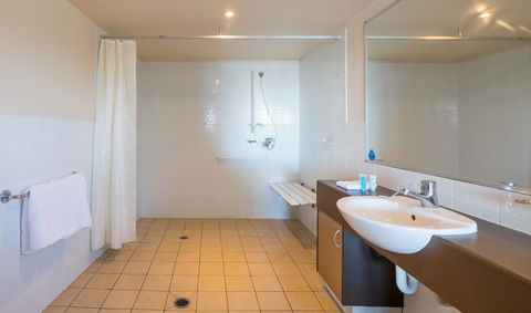 Broadbeach Savannah Resort - Accommodation Directory 36