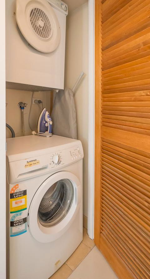 Broadbeach Savannah Resort - Accommodation Directory 21