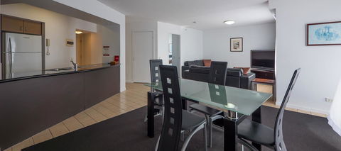 Broadbeach Savannah Resort - Accommodation Directory 12