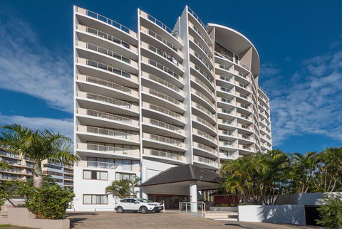 Broadbeach Savannah Resort - Accommodation Directory 0