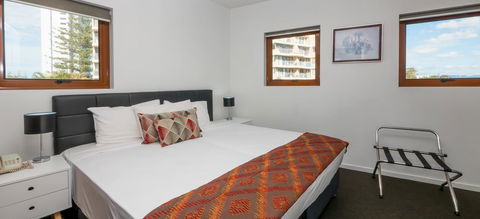 Broadbeach Savannah Resort - Accommodation Directory 20