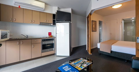 Broadbeach Savannah Resort - Accommodation Directory 30