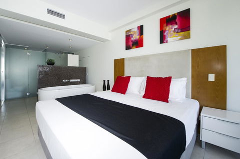 Blue On Blue Apartment 914 - Accommodation Directory 5