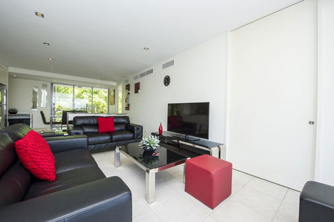 Blue On Blue Apartment 914 - Accommodation Directory 8