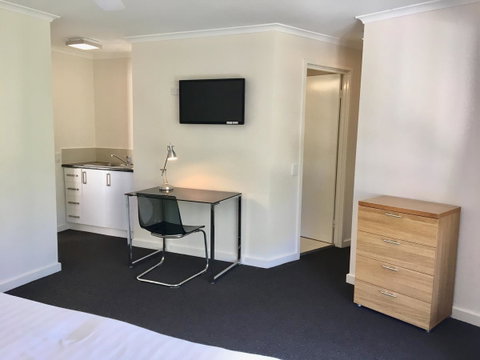 CHA Private Apts Diamond Beach - Accommodation Directory 5