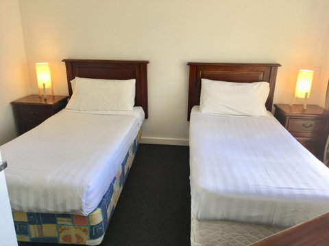 CHA Private Apts Diamond Beach - Accommodation Directory 3