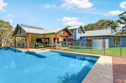 Carter Retreat - Accommodation Directory 14