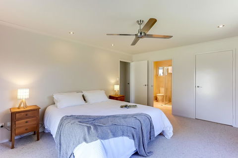 Carter Retreat - Accommodation Directory 18