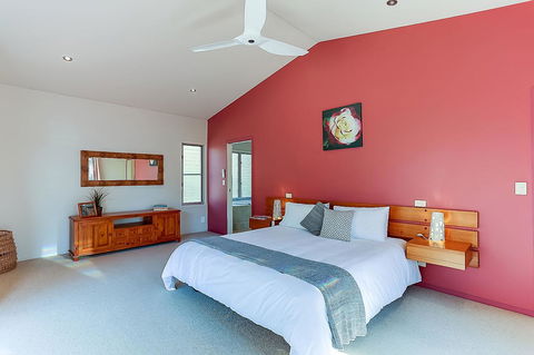 Carter Retreat - Accommodation Directory 5