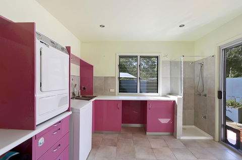 Carter Retreat - Accommodation Directory 12