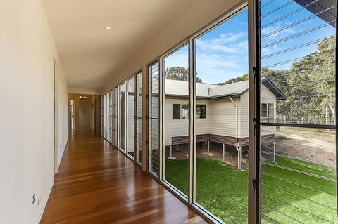Carter Retreat - Accommodation Directory 9