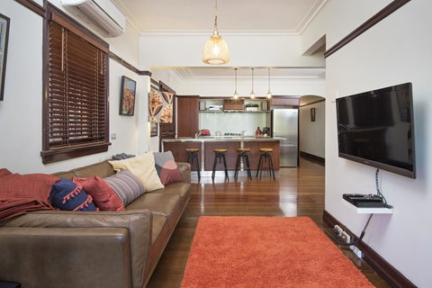 Anville Court - Accommodation Directory 7