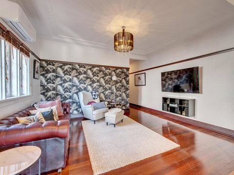 Anville Court - Accommodation Directory 3